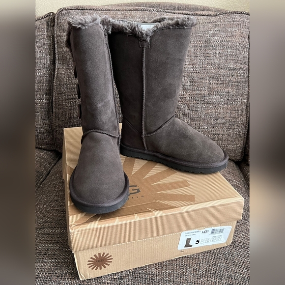 NIOB UGG Women's Bailey Button Triplet II Boot Size 5 NWT New NWB - Picture 10 of 10